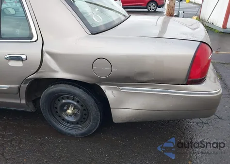 2002 Mercury Grand Marquis Gs из США, поврежденный, VIN 2MEFM74W22X663448